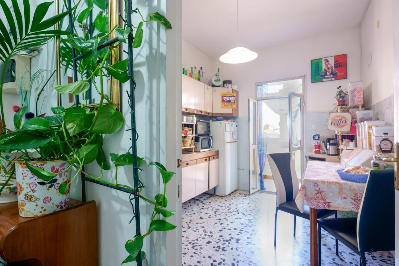 B&B Pothos - Eng Ita - Air Conditioning Wi-Fi Fridge Netflix Local Guide - Aria Condizionata, Frigo, Internet, Guida Locale 칼리아리 외부 사진