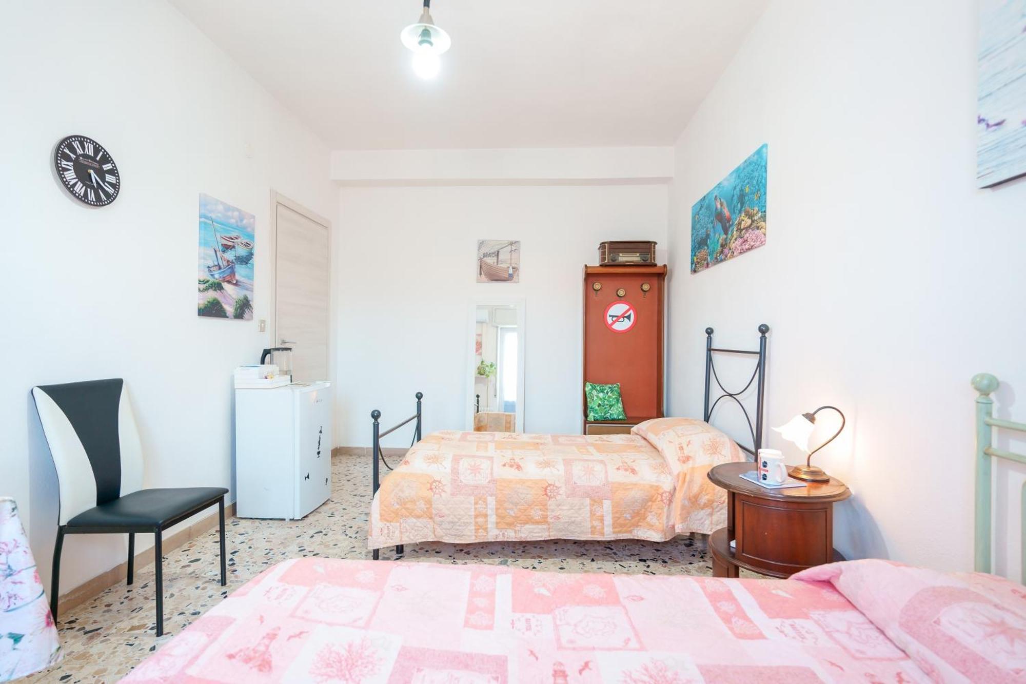 B&B Pothos - Eng Ita - Air Conditioning Wi-Fi Fridge Netflix Local Guide - Aria Condizionata, Frigo, Internet, Guida Locale 칼리아리 외부 사진